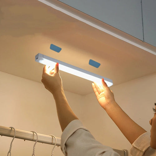 Barra LED Magnetica Ricaricabile — Luce a Induzione per Armadio