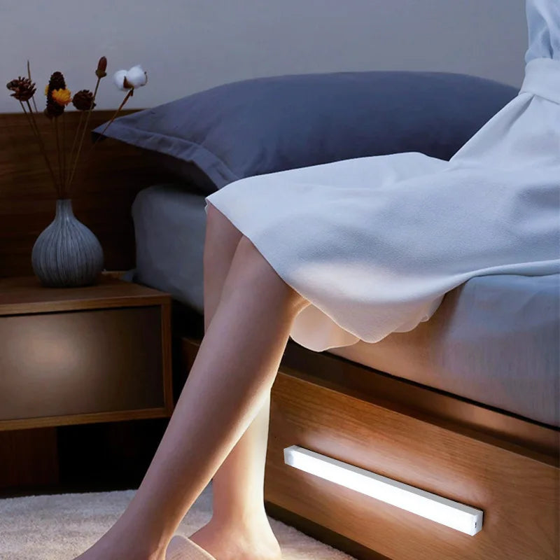 Barra LED Magnetica Ricaricabile — Luce a Induzione per Armadio