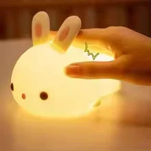 Luce Notturna LED RGB a Forma di Coniglio con Sensore Touch, Lampada Colorata Ricaricabile USB in Silicone per Bambini, Giocattolo, Regalo Festivo